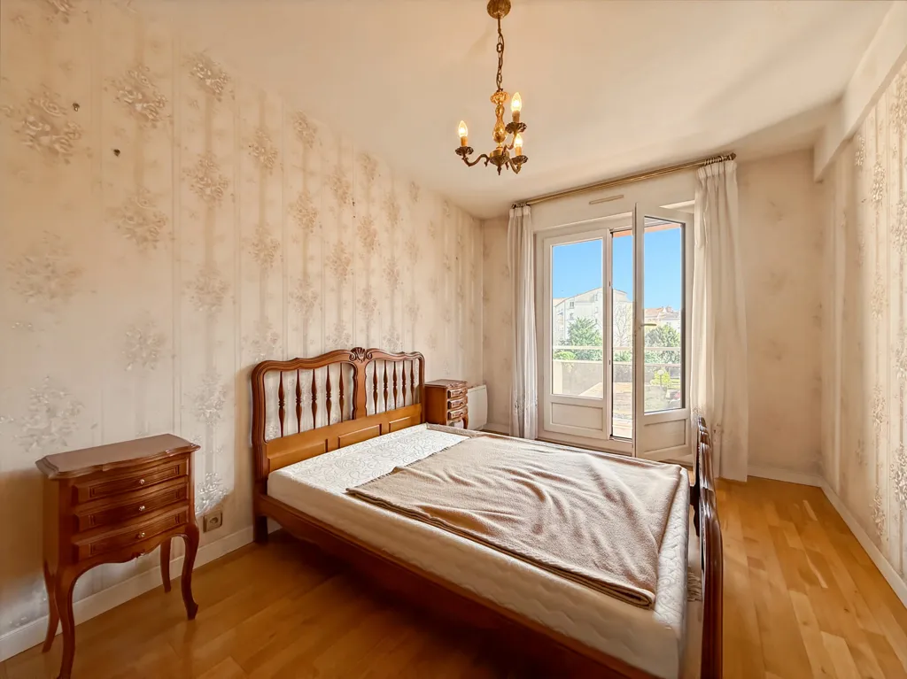 Chambres - Appartement Traversant avec Garage et Balcon à Clermont-Ferrand