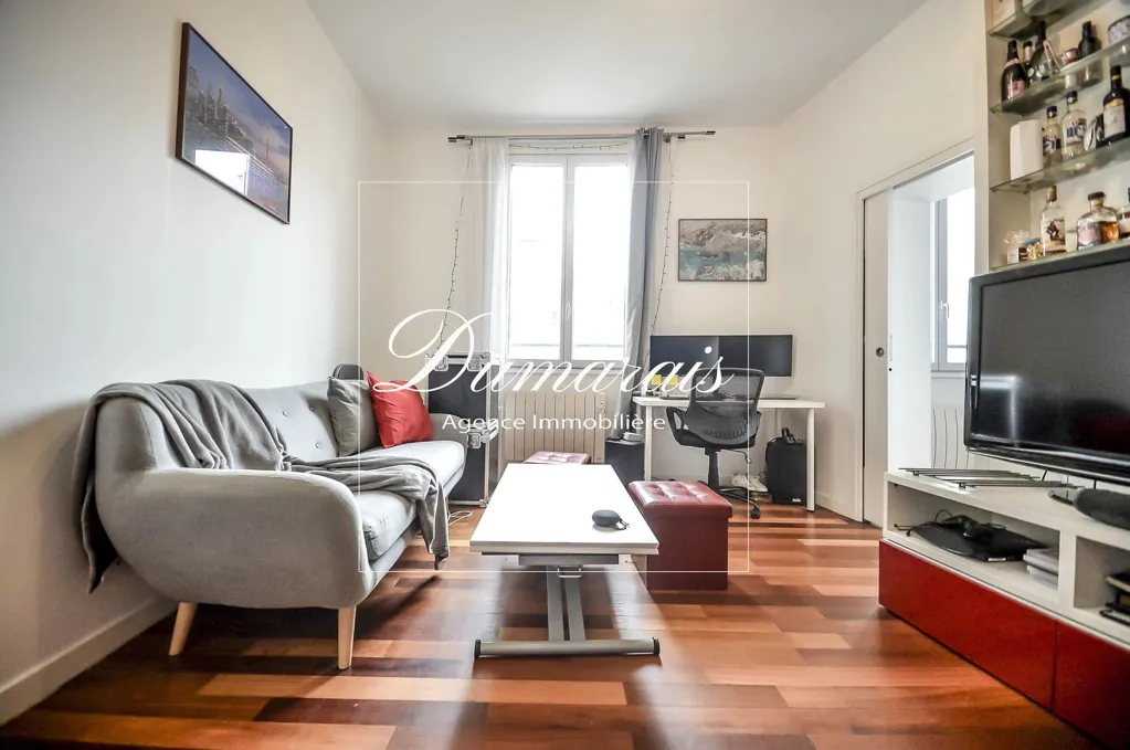 Séjour - Appartement 2/3 Pièces avec Vue Dégagée au Marais