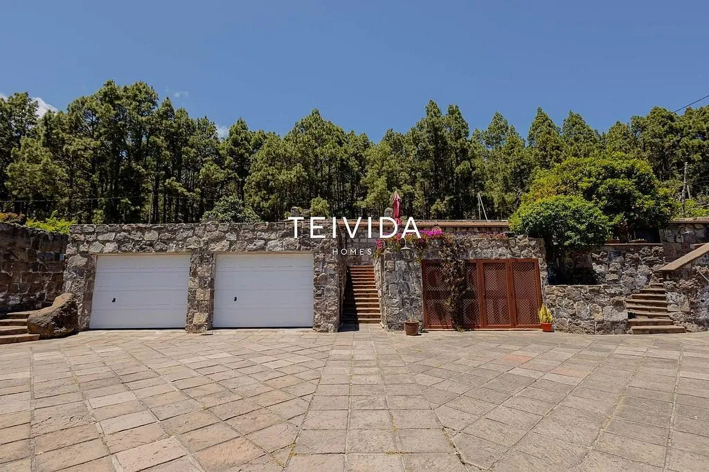 Exterior - Villa with Pool and Bodega in El Rosario
