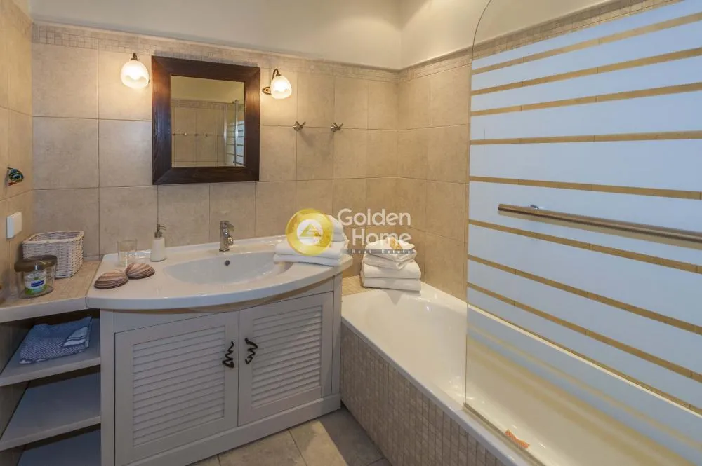 8-room house in GR