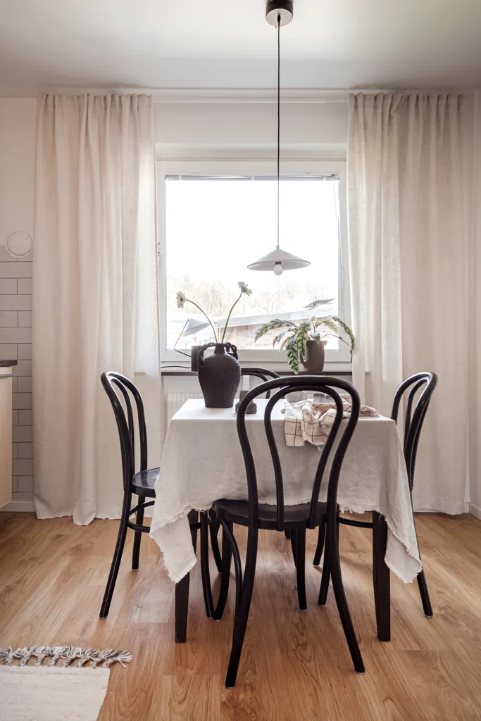 Salle à manger - Bright Apartment with South-Facing Balcony in Mölnlycke