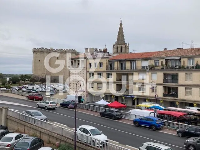 Extérieur - Appartement avec Balcon et Vue Château à Tarascon