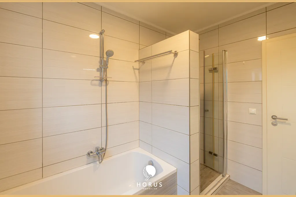 Salles de bain - Appartement 4 Chambres avec Jardin à Kehlen