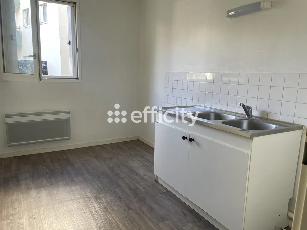 Köök - Ground Floor Flat with Terrace in Nantes Centre
