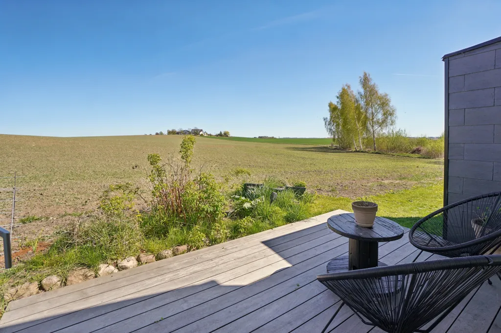 Terrass - Architect-Designed Villa with Park View in Stenløse