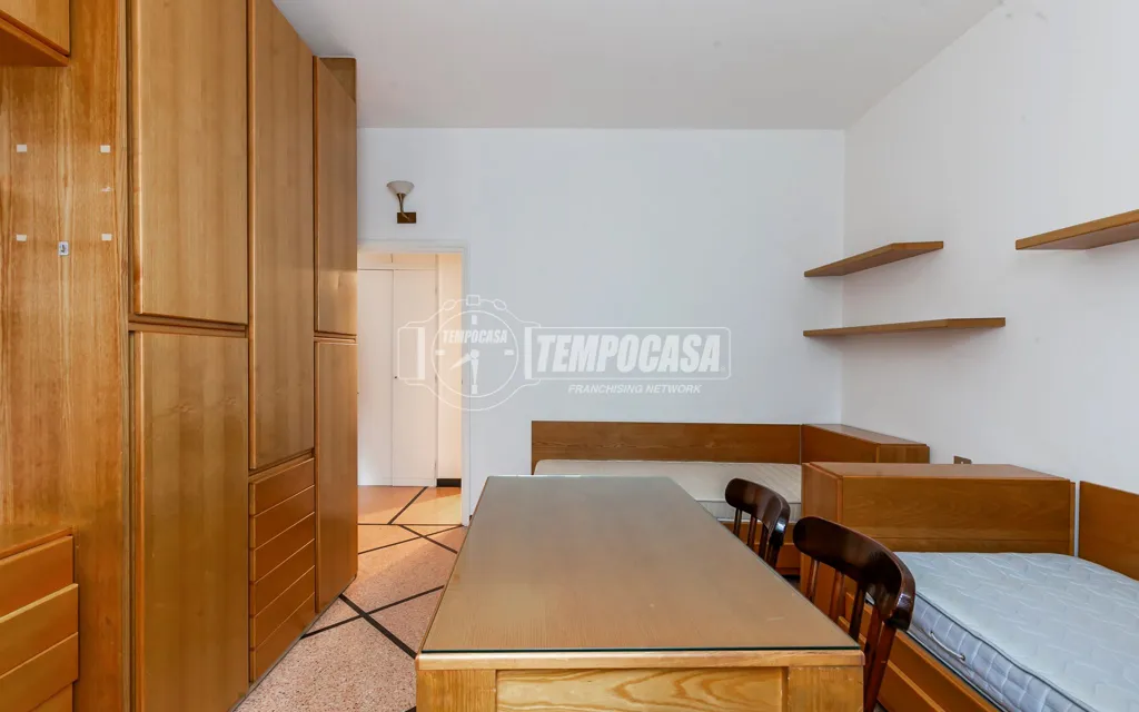 Chambres - Trilocale with Balcony in Milan's Isola
