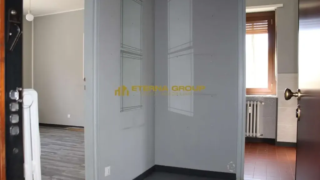 Esik - Apt with Balcony in Moncalieri