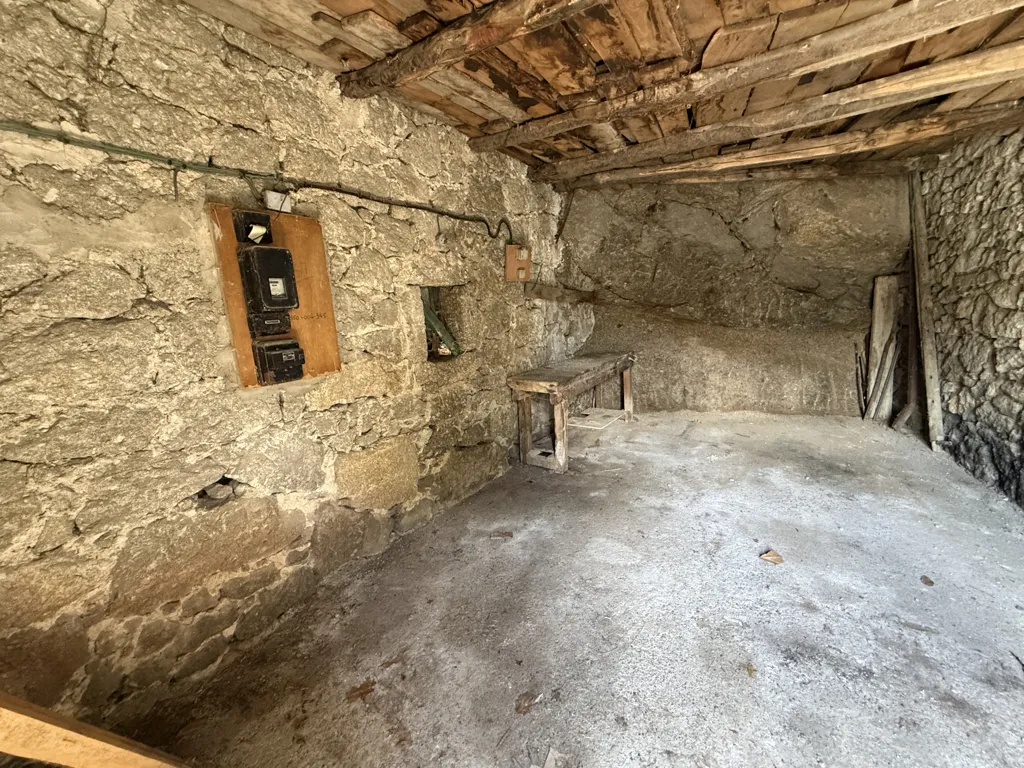 Rooms - Stone Cottage with Garden in Dourbies