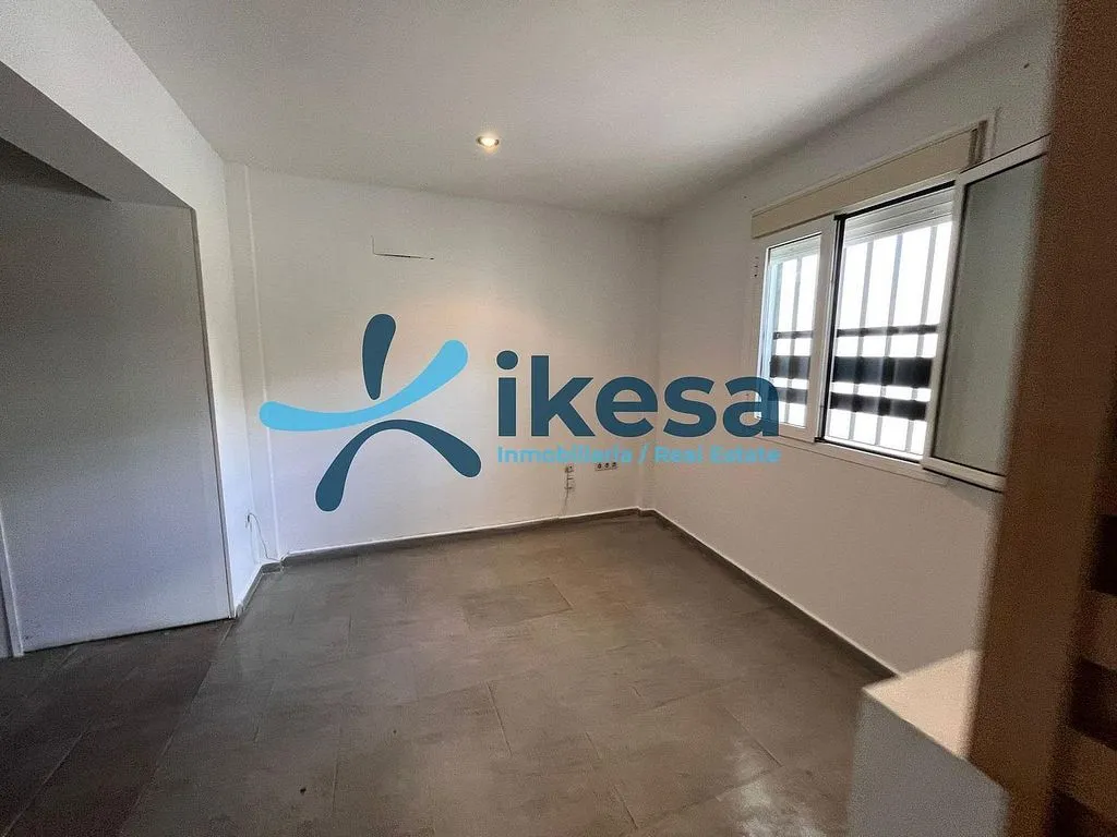 Pièces - Terraced House to Renovate in Santiponce