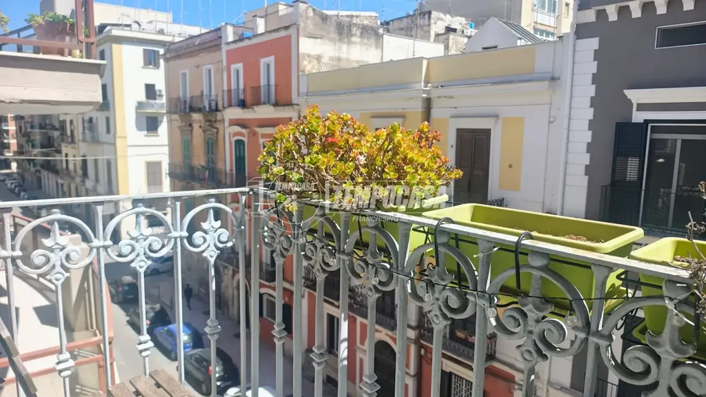 Rõdu - Central Apartment with Balcony in Bari