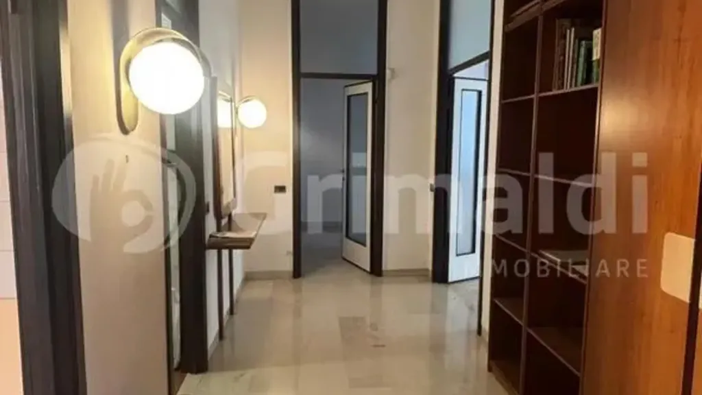 Esik - Apartment with Triple Aspect in Abbiategrasso