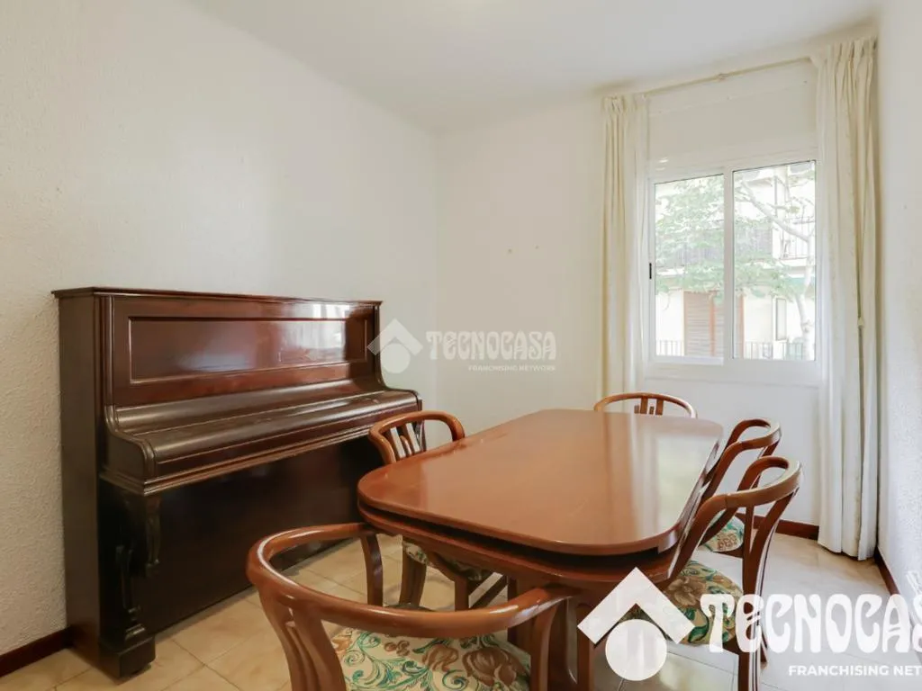 Salle à manger - Apartment with Balcony in Sants - Montjuïc