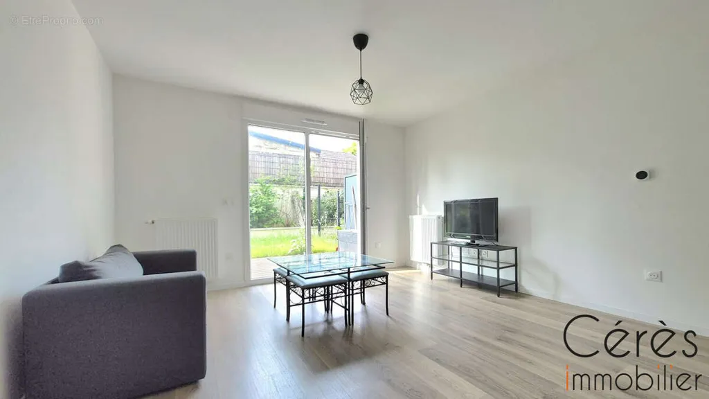 Séjour - Appartement avec Terrasse et Jardin à Romainville