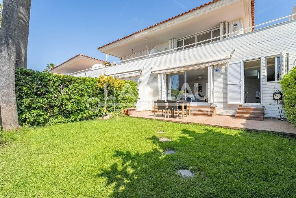 Aed - Seaside House with Terraces in Altafulla