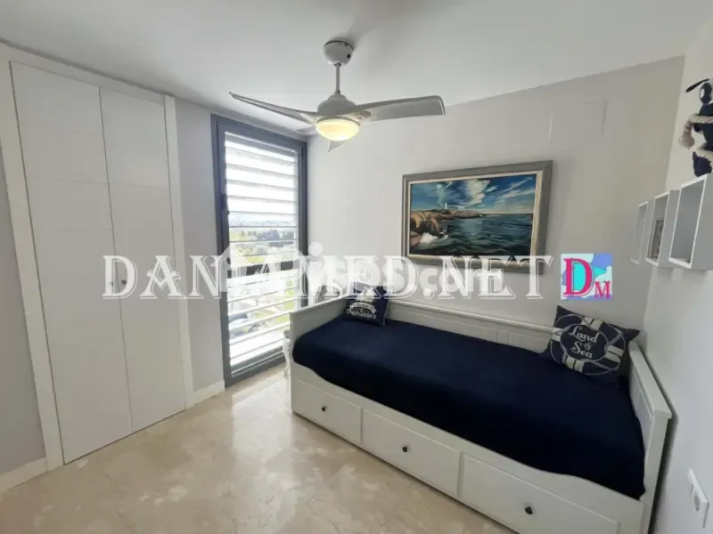 Chambres - Apartment with Pool in Deveses Playa