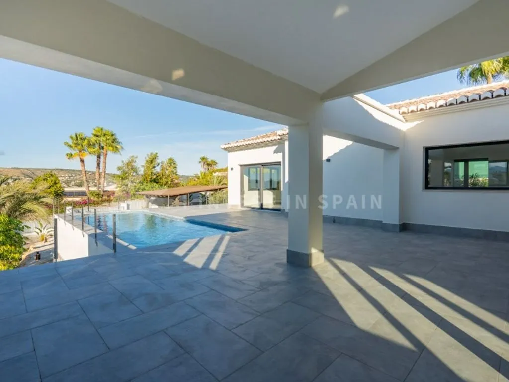Piscine - Newly Built Villa with Pool in Jávea