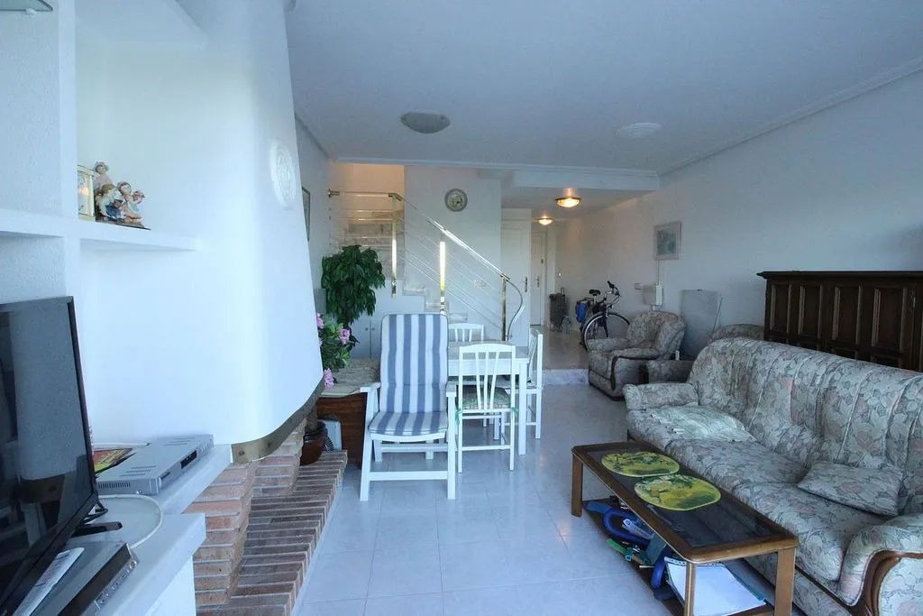Elutuba - Terraced House with Pool in Calle Bruselas