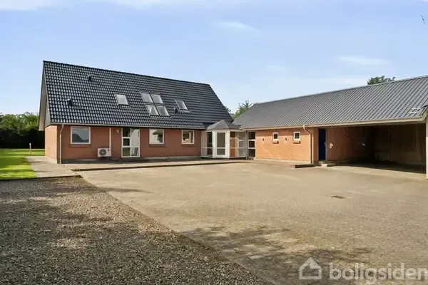 Välivaade - Villa with Garden in Brørup