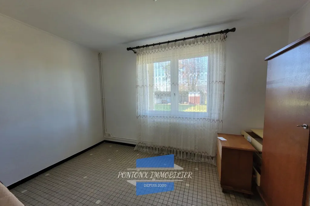 Chambres - Pavillon à Moderniser avec Dépendance à Bégaar
