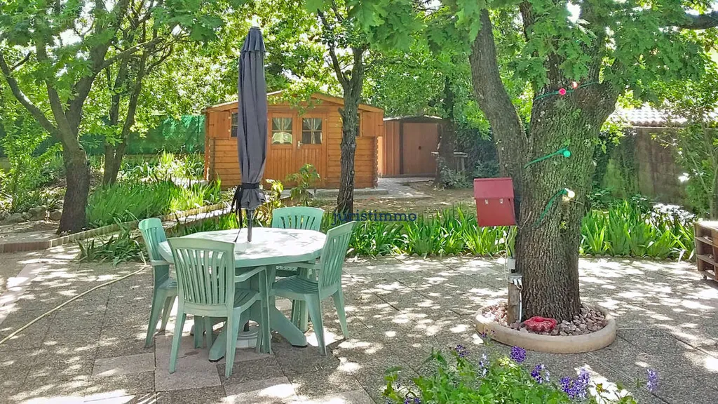 Jardin - Villa de Plain-Pied avec Piscine à Lapalud