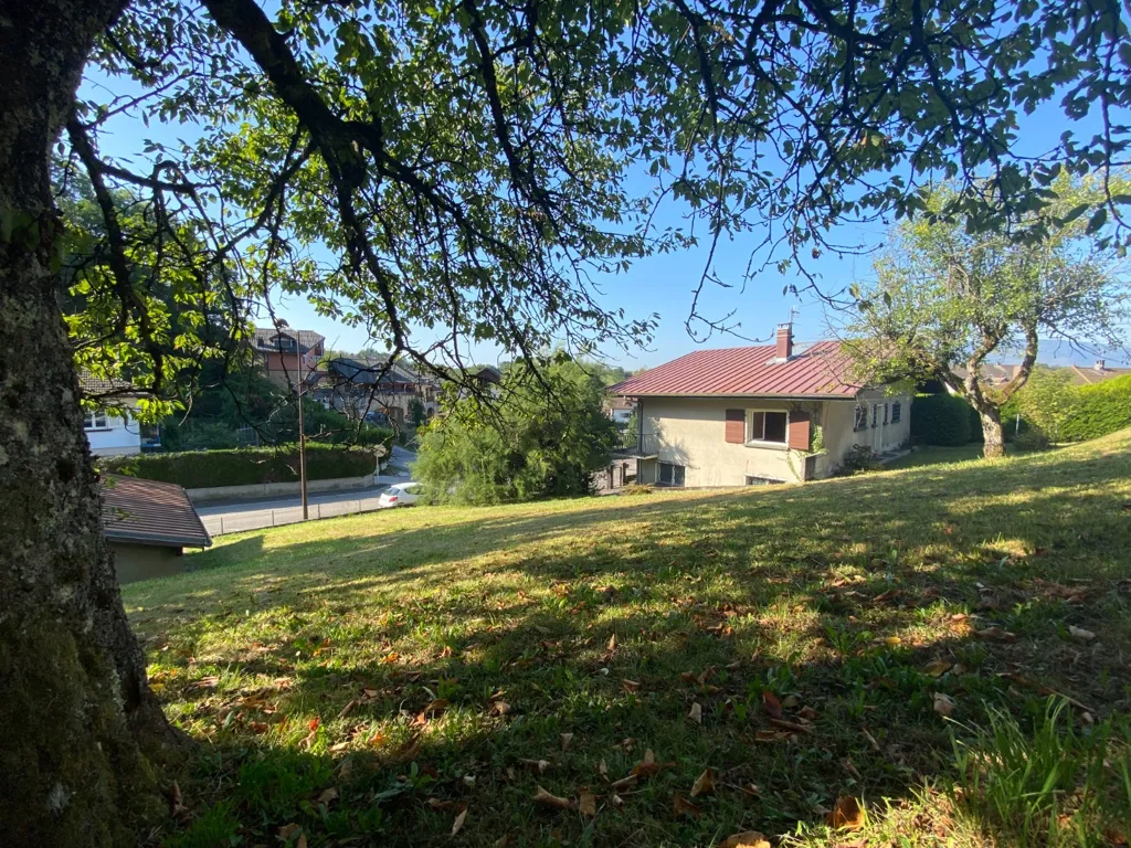 Aed - Constructible Plot with South Exposure in Bonne