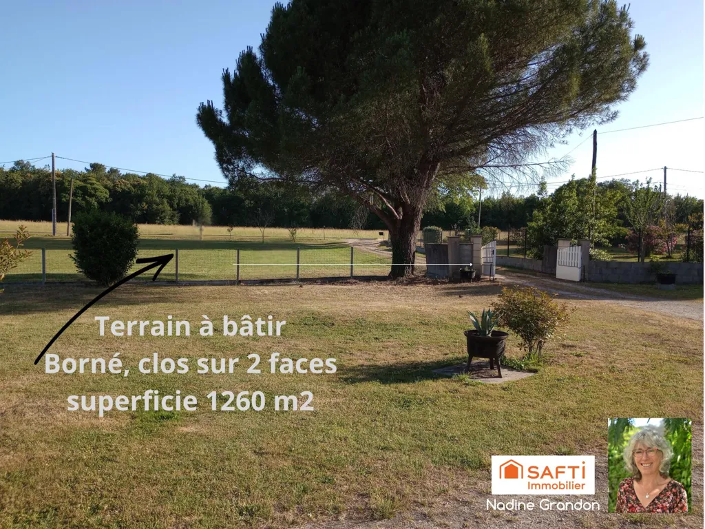 Aed - House with Constructible Land in Montguyon