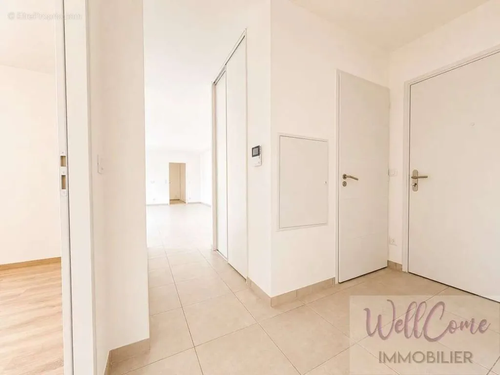 Entrée - Appartement T5 en Attique avec Balcon Sud à Annecy