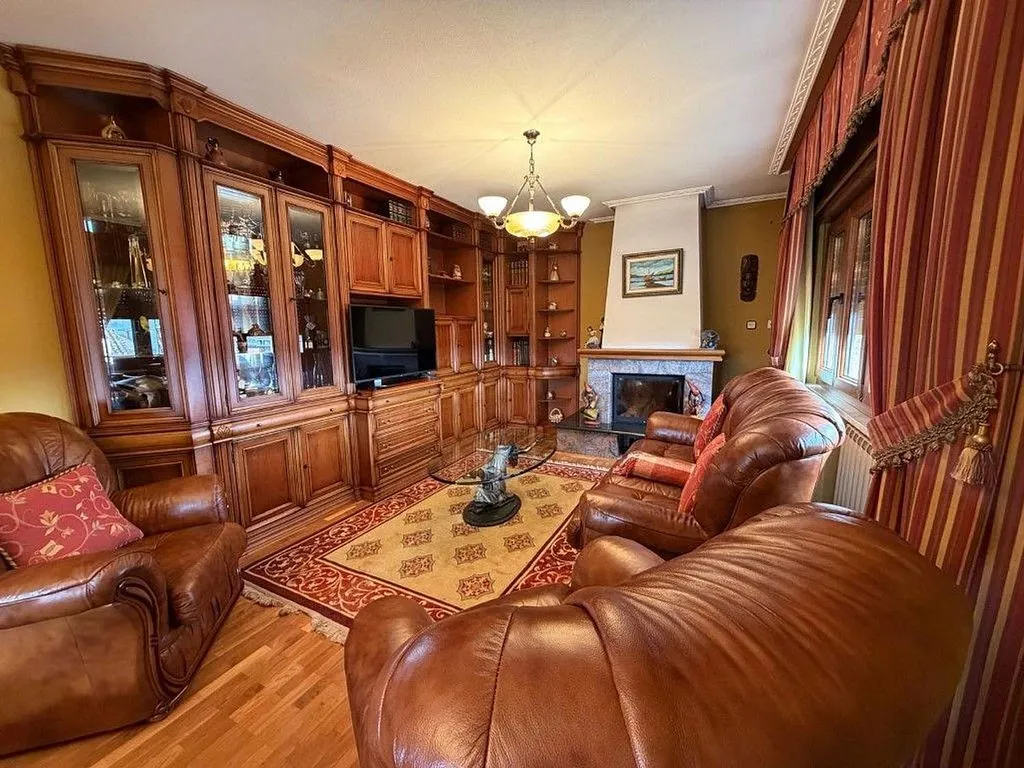 Elutuba - Chalet with Garage in Balbona, Asturias