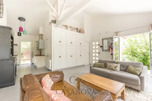 Elutuba - Contemporary Villa with Pool in Quiet Area
