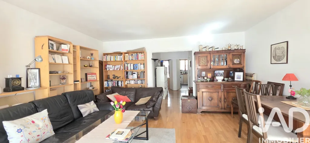 Séjour - Appartement traversant avec balcon à Puteaux