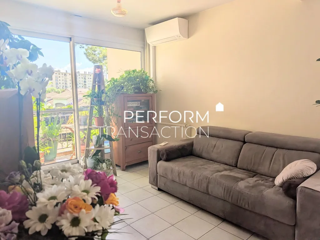 Séjour - Appartement avec Balcon et Climatisation à Les Buissières