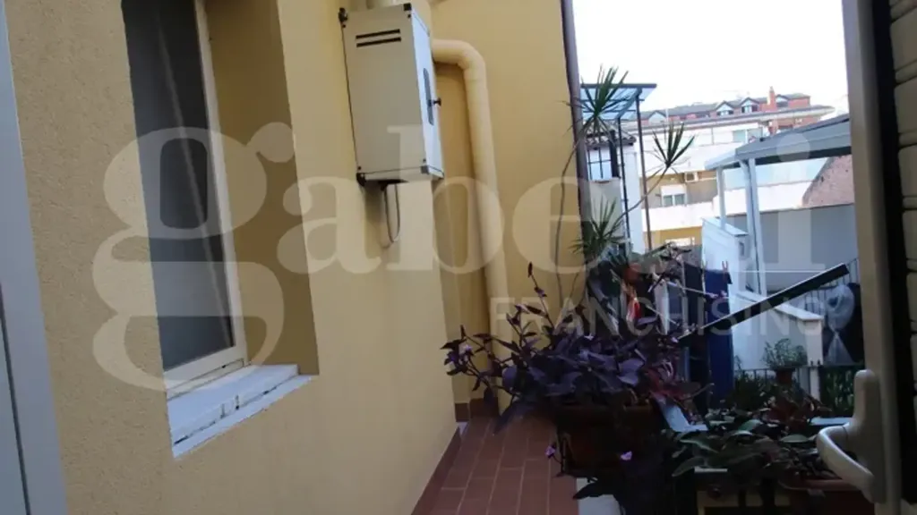 Rõdu - Refurbished Triplex with Balcony in Catania