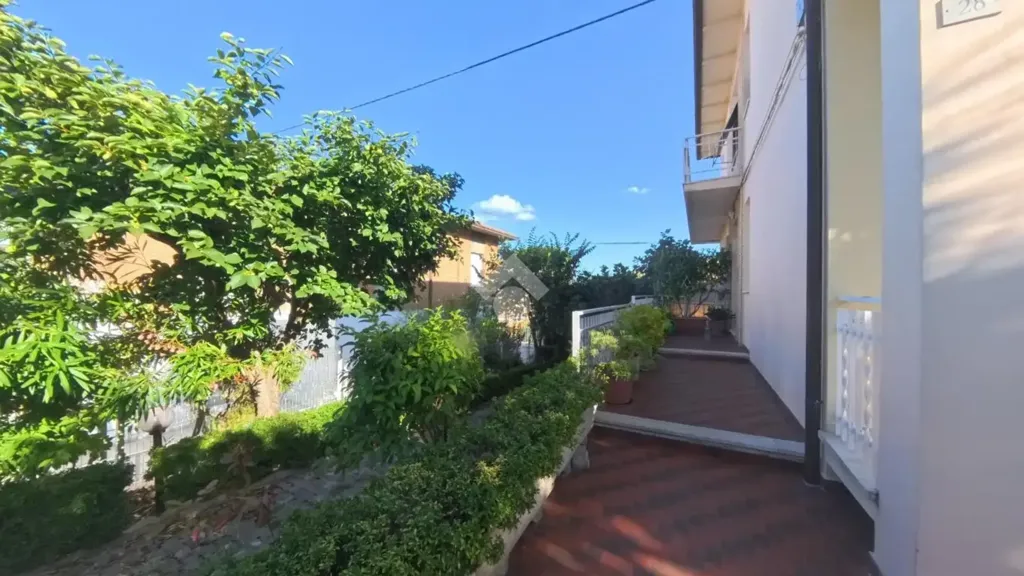 Jardin - Panoramic Apartment with Garden in Civitanova Marche