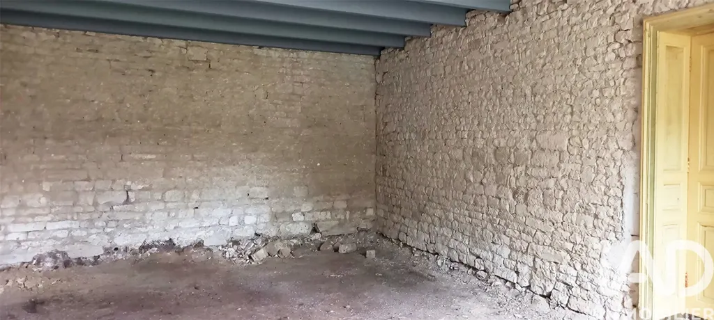 Stanze - Longère with Renovation Potential in Nère