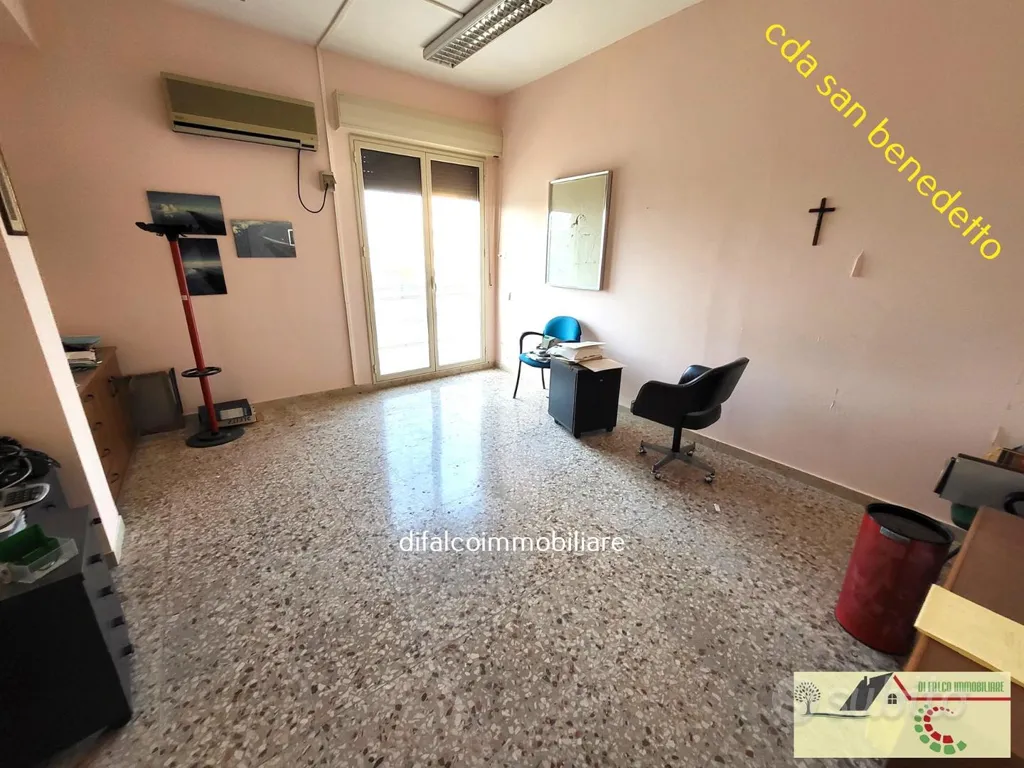 Kabinet - Large Apartment with Balcony in Agrigento