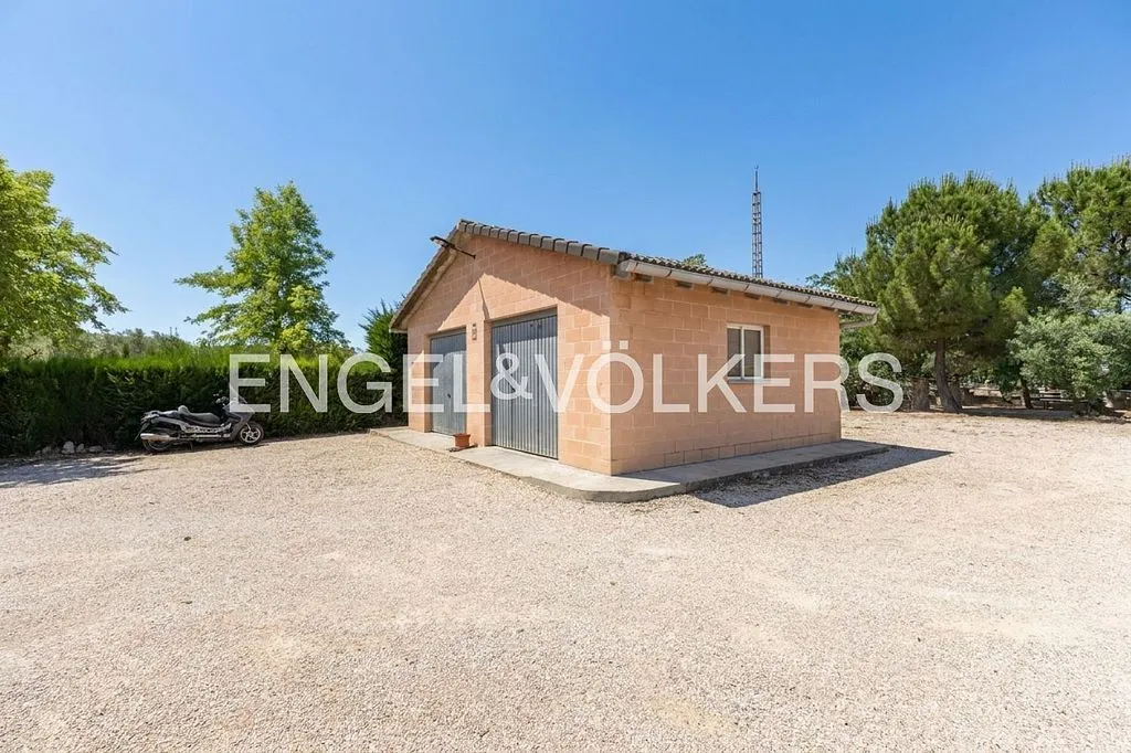 Välivaade - Equestrian Estate with Pool in Enguera