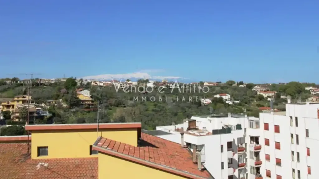 Terrasse - Modern Apartment with Balcony in Central Vasto