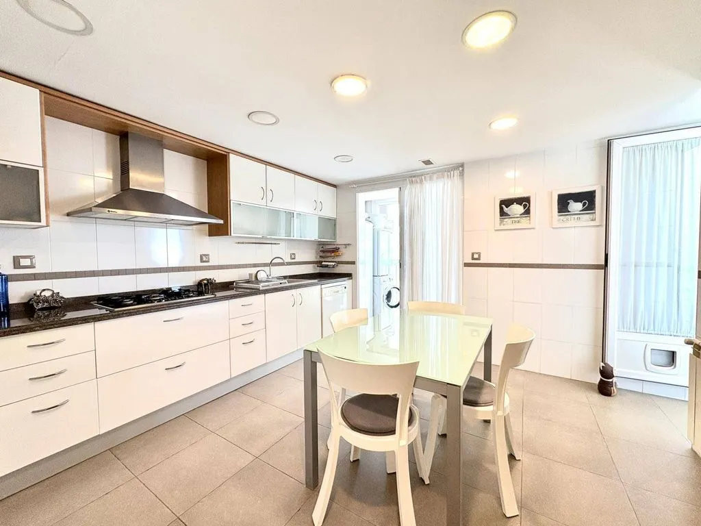 Kitchen - Luxury Penthouse with Pool in Playa de San Juan