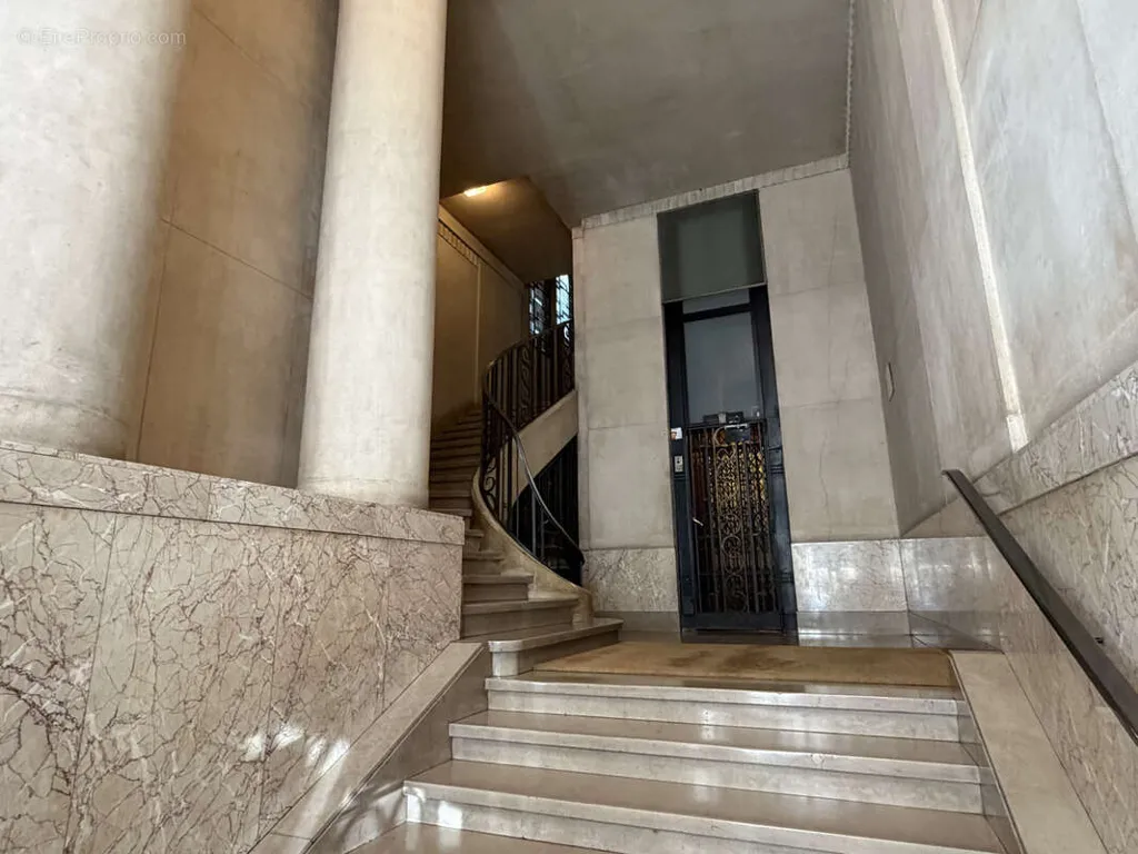 Stanze - Art Deco Apartment with Balcony in Saint-Étienne Centre