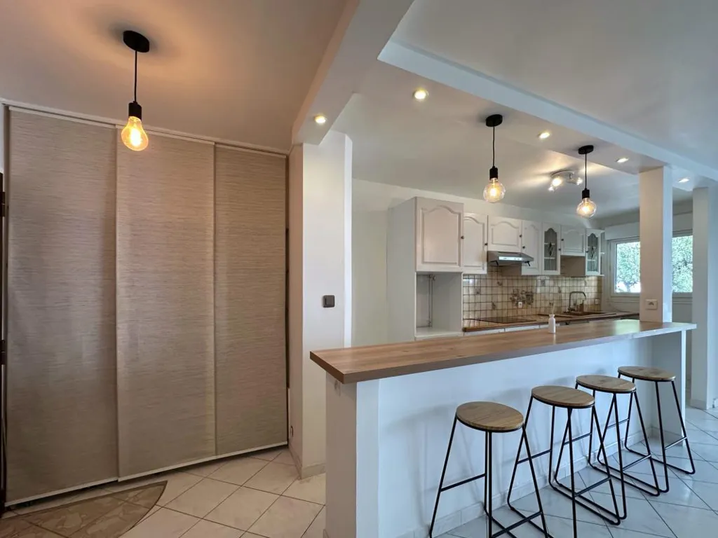 Köök - Renovated Flat with Balcony in St Roch