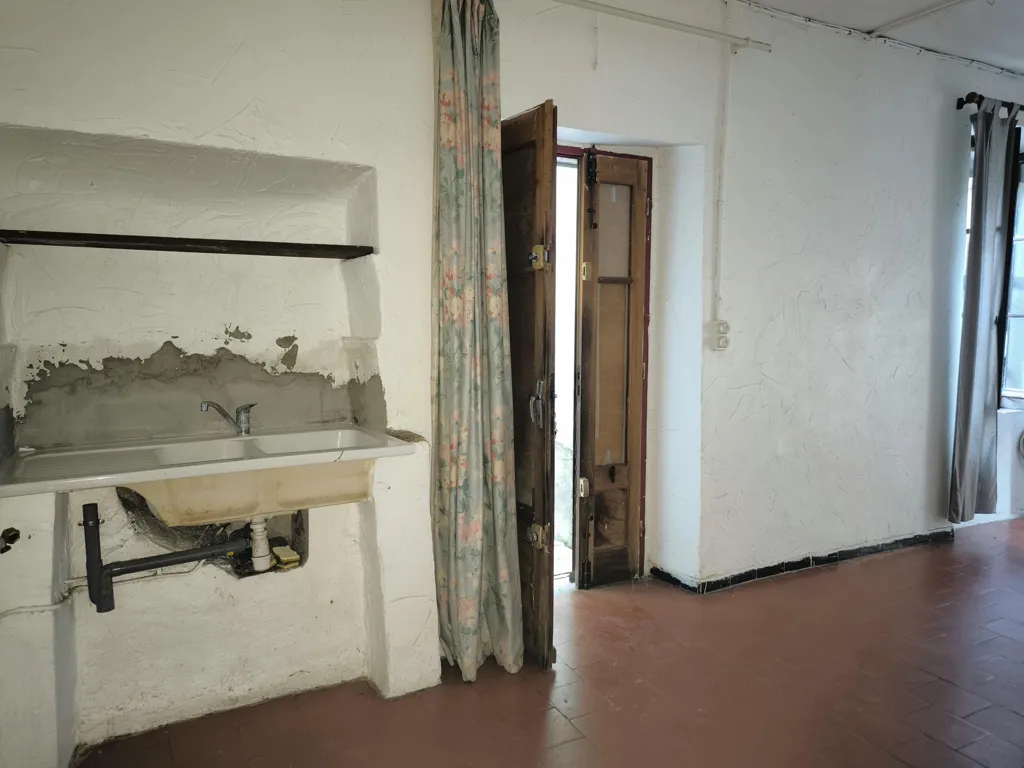 Cuisine - Maison de village à rénover avec cour intérieure