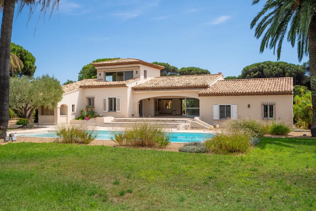 Välivaade - Villa with Sea View in Saint-Tropez