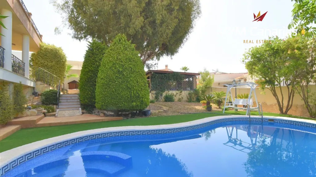Piscine - Luxury Villa with Pool in Ciudad Quesada
