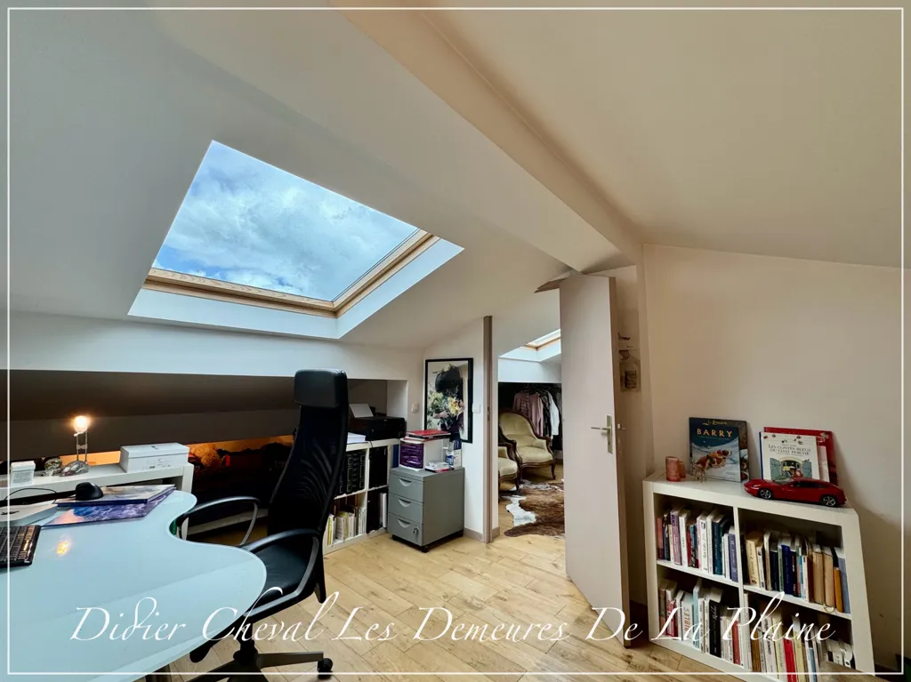 Bureau - Duplex avec Vue Dégagée au Centre de Bailly