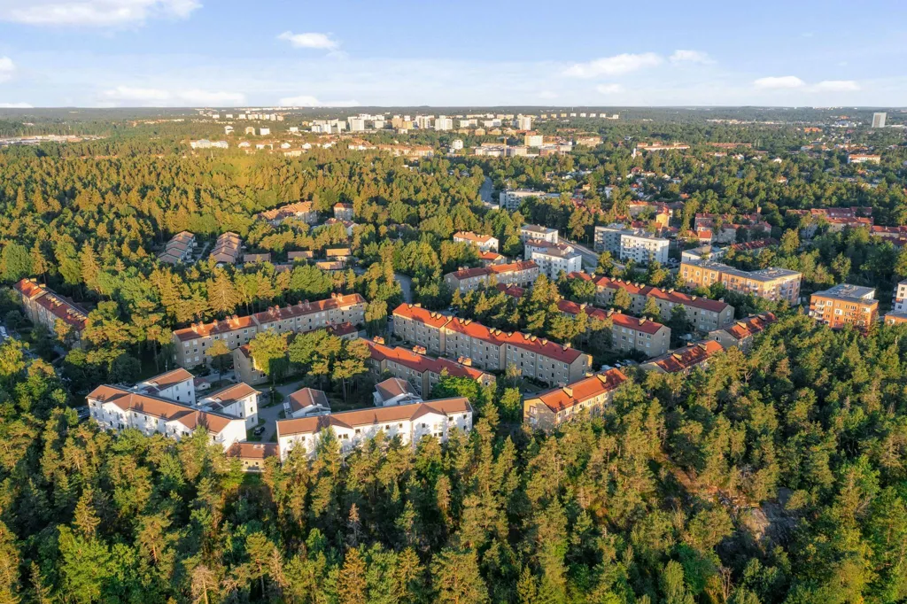 Õhuvaade - Modern Two-Bedroom Flat with Balcony in Stockholm