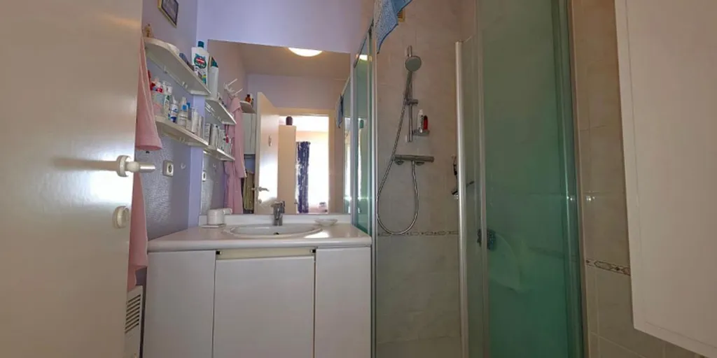 Salles de bain - Appartement avec Vue Mer et Orientation Sud-Ouest à Wenduine