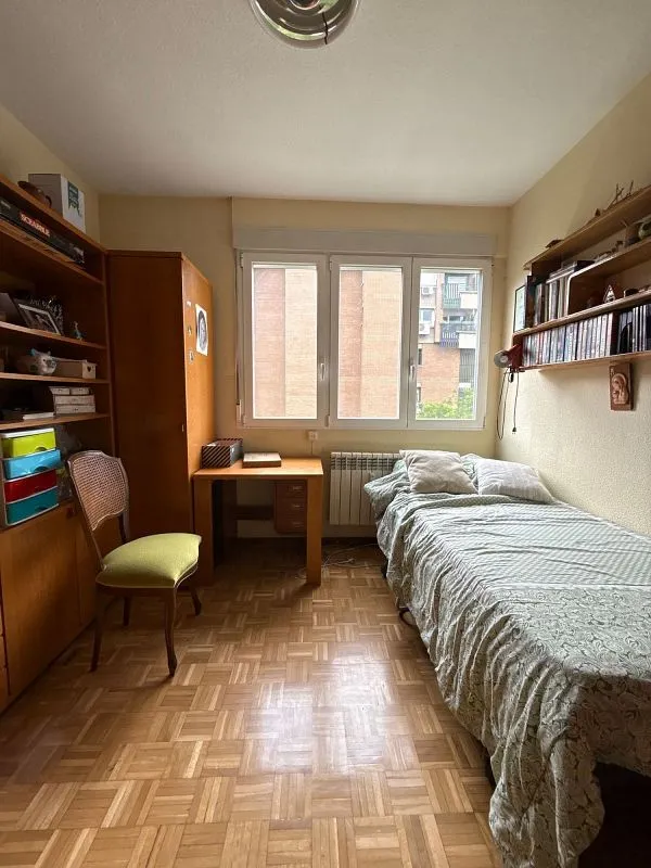 Apartment with Garage in Los Jerónimos, Madrid
