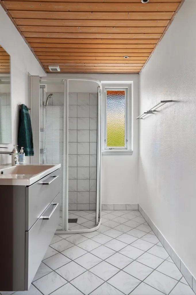 Salles de bain - Maison 5 pièces à Højby