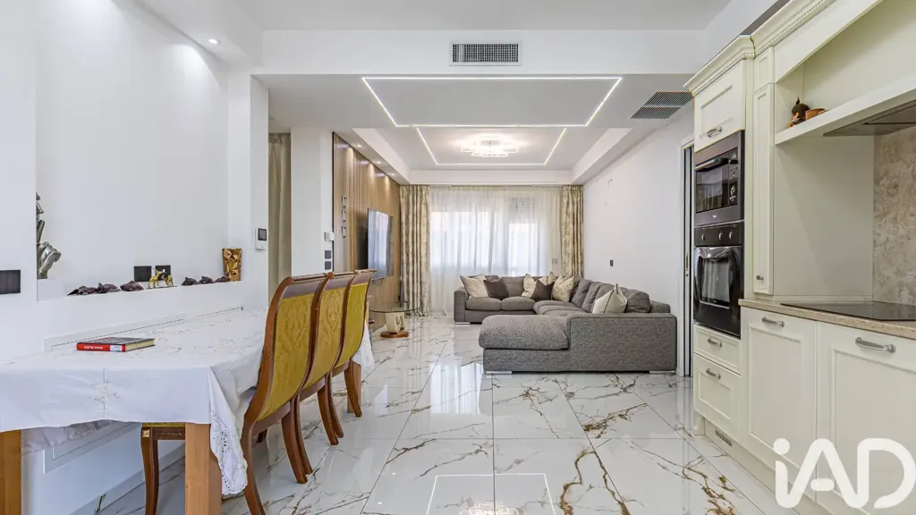 Cuisine - Luxury Penthouse with Terraces in Cantù
