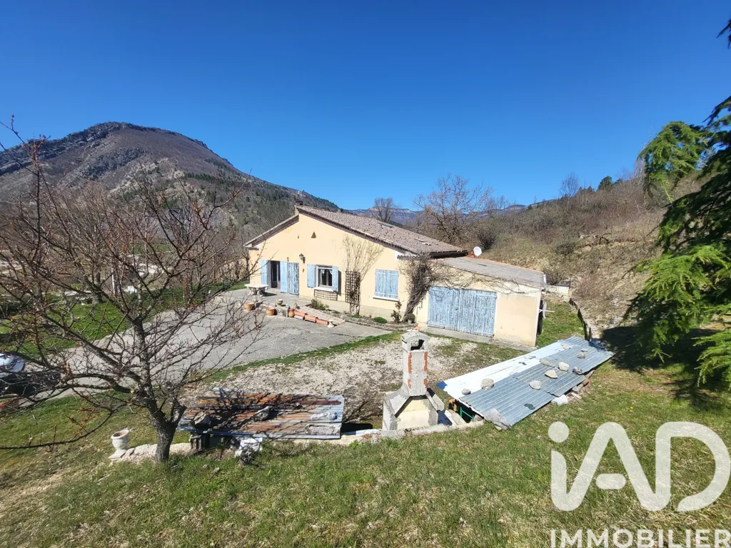 Extérieur - Maison avec vue sur le lac à Cornillon-Sur-L'Oule